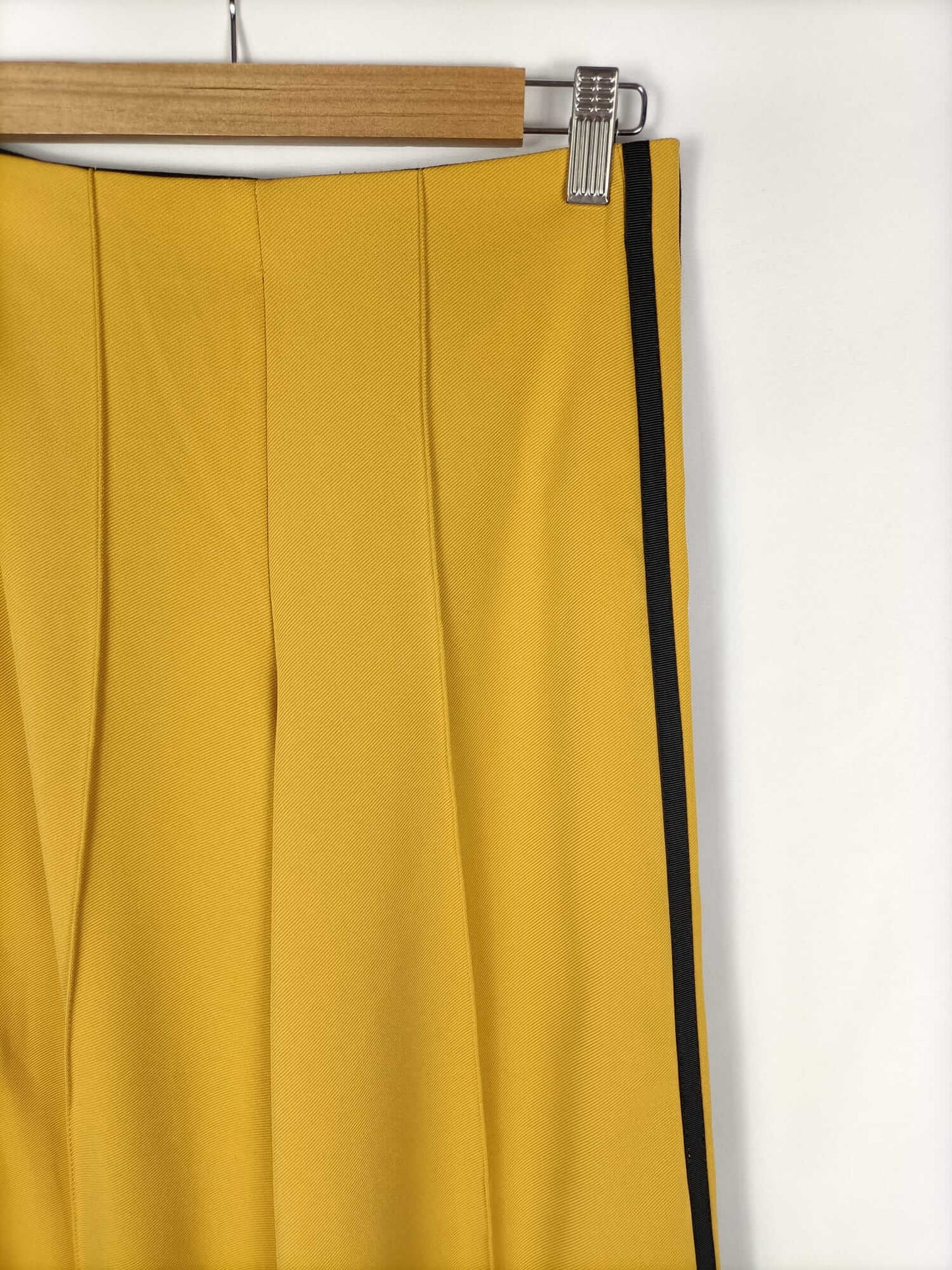 ZARA. Pantalón palazzo amarillo T.s
