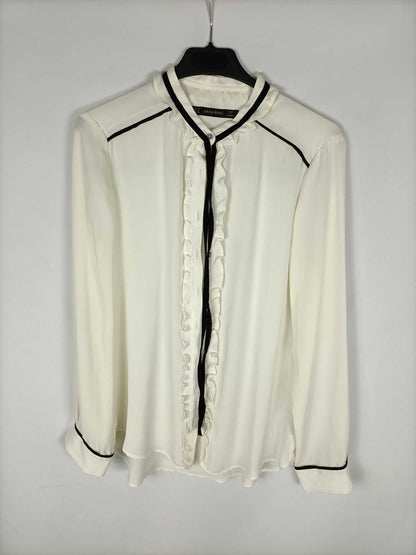 ZARA. Blusa blanca detalles negros T.m