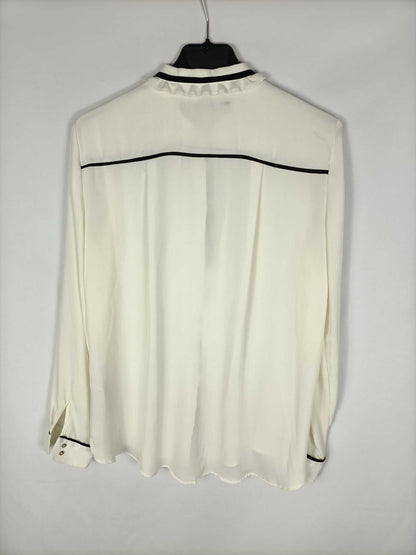 ZARA. Blusa blanca detalles negros T.m