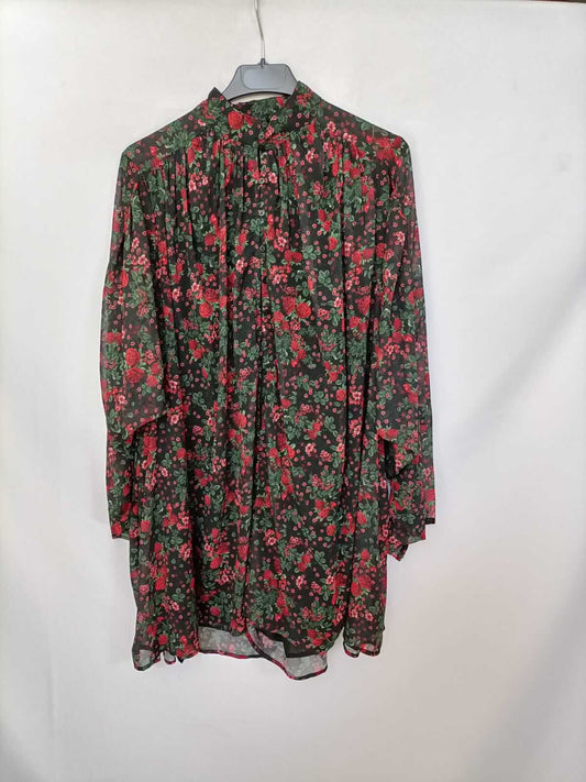 STRADIVARIUS.Mono fluido flores T.m