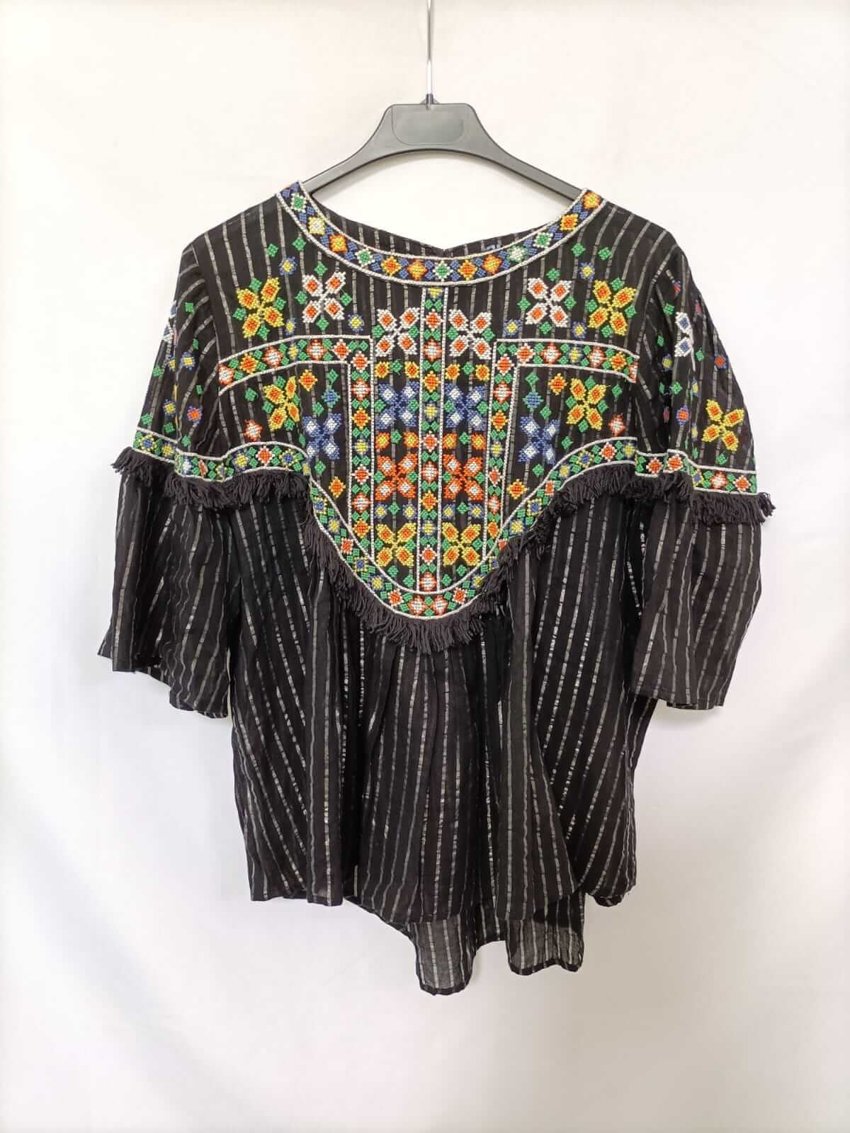 ZARA. Black embroidered blouse S.XL
