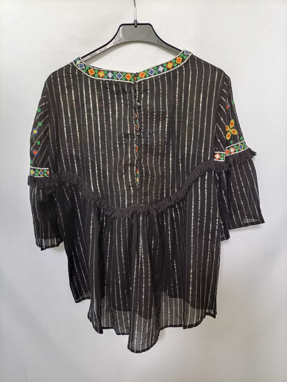 ZARA. Black embroidered blouse S.XL
