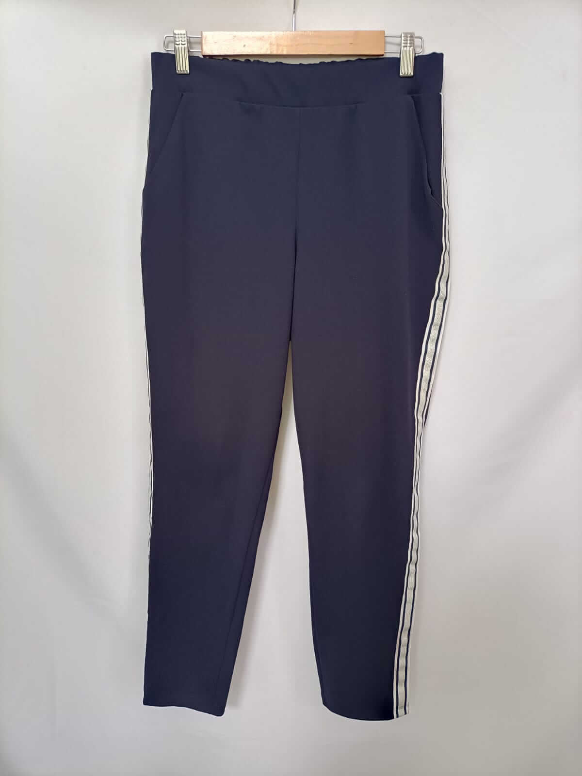 CALZEDONIA.Pantalones azules rayas T.m
