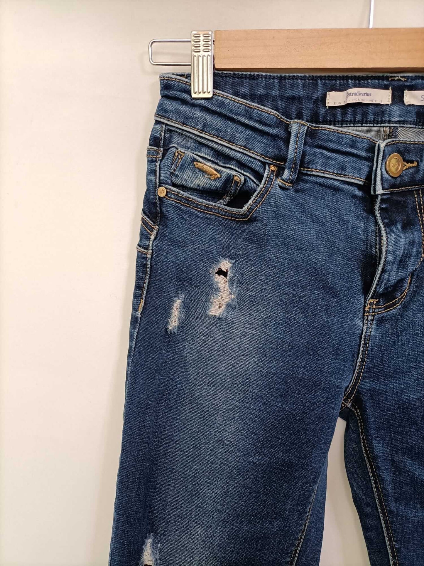 STRADIVARIUS. Ripped denim trousers, size 36