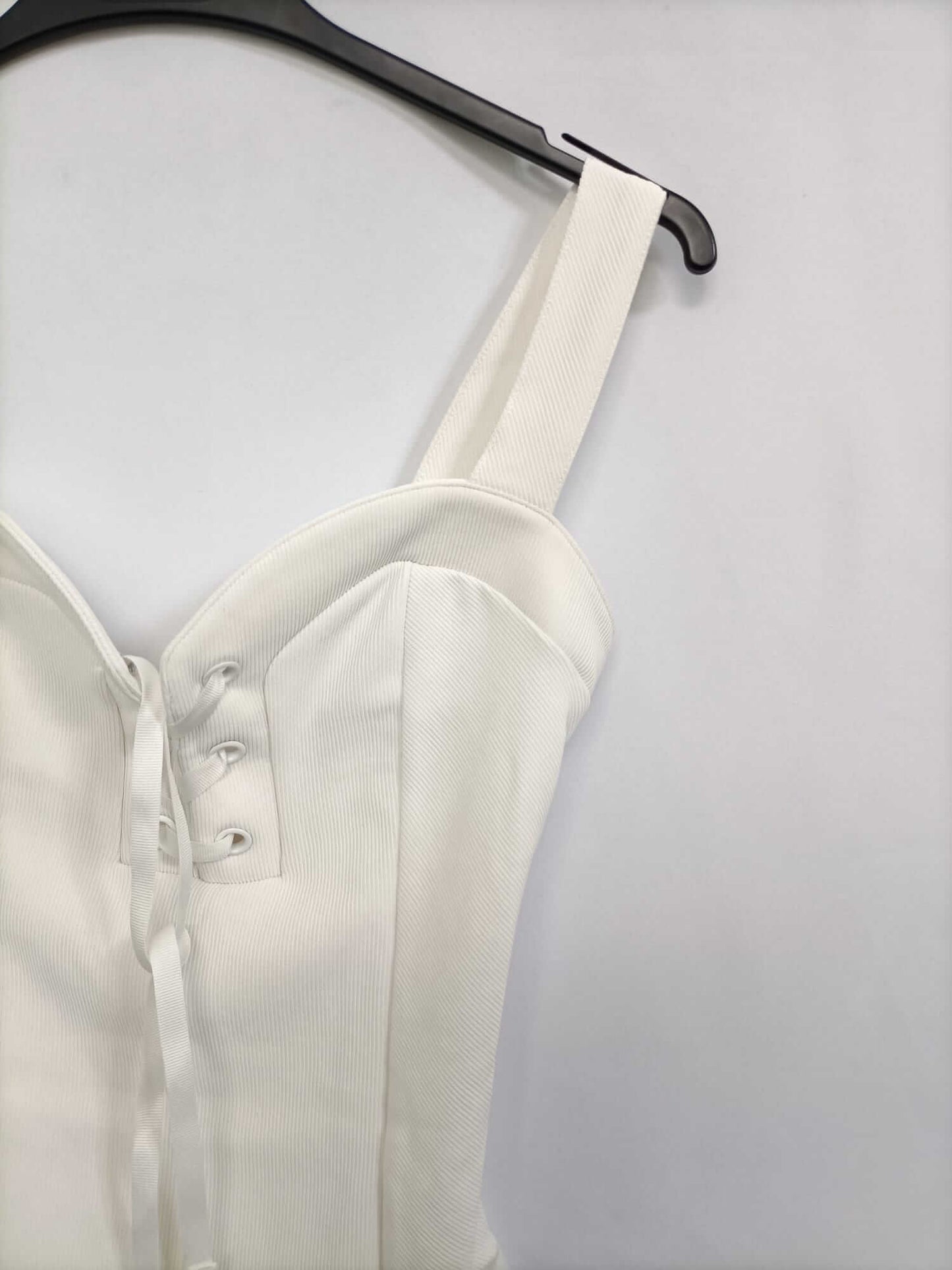 BERSHKA. Body blanco canalé T.s