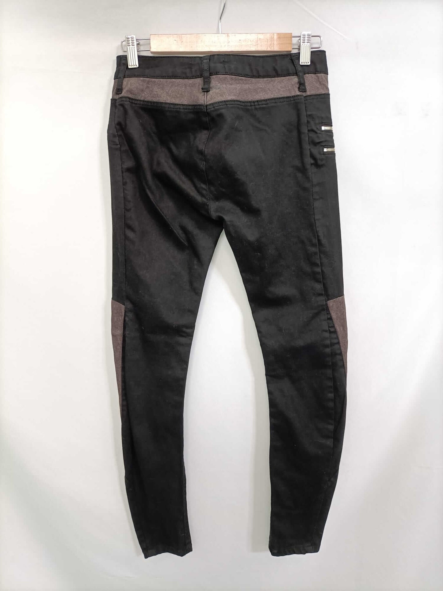 PULL&BEAR. Pantalón negro doble textura T.36