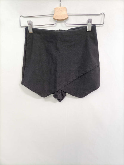 SHEIN. Shorts licra negro T.s