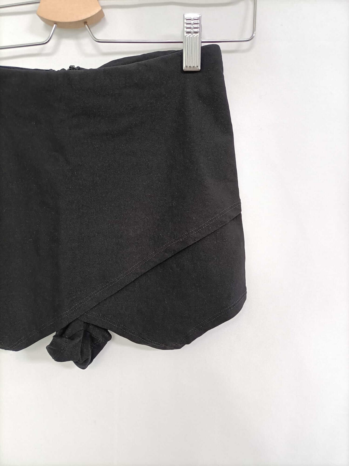 SHEIN. Shorts licra negro T.s