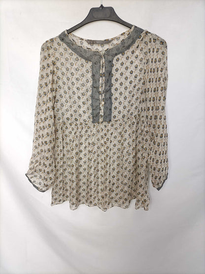 ZARA. Blusa beige flores T.xs