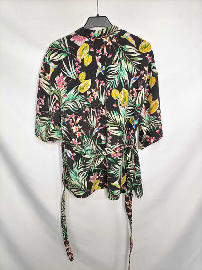 PRIMARK. Black floral blouse/blazer T.34