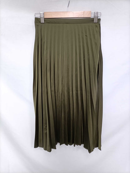 STRADIVARIUS. Green Pleated Ts Skirt