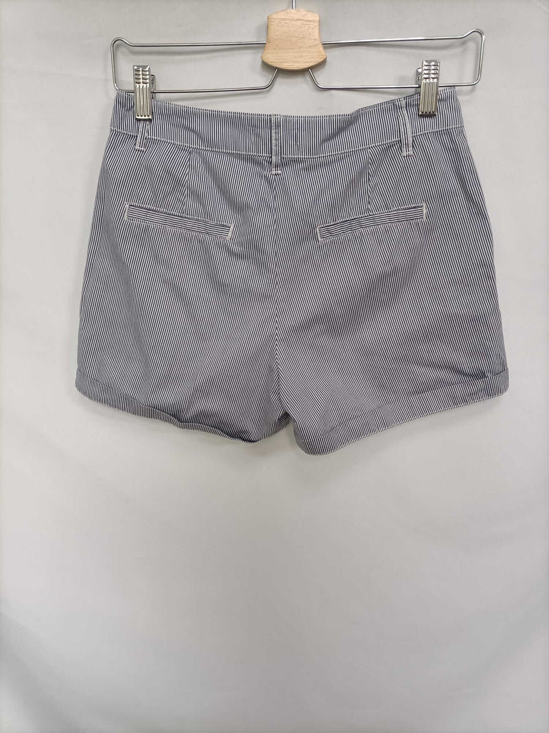 PRIMARK. Shorts de rayas azul y blanco T,34