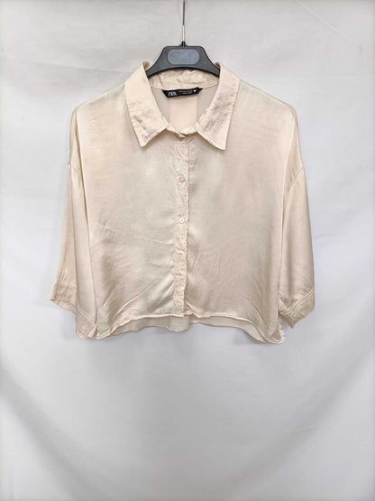 ZARA.Blusa beige satinada oversized T.s