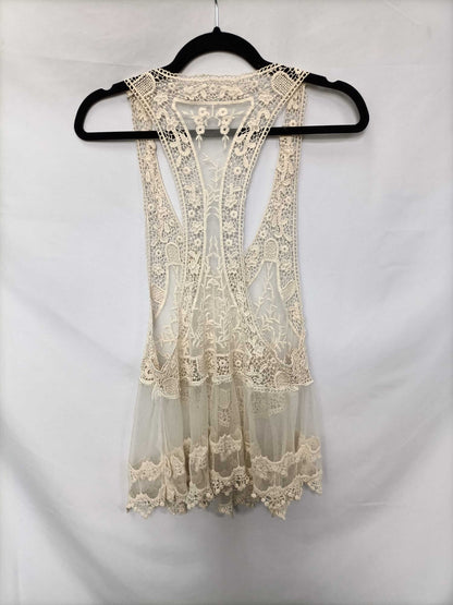 OTHERS. Beige open lace top TU (m)