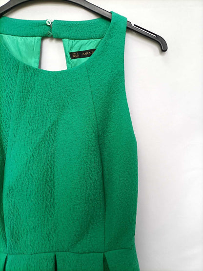 ZARA.Vestido verde textura T.s
