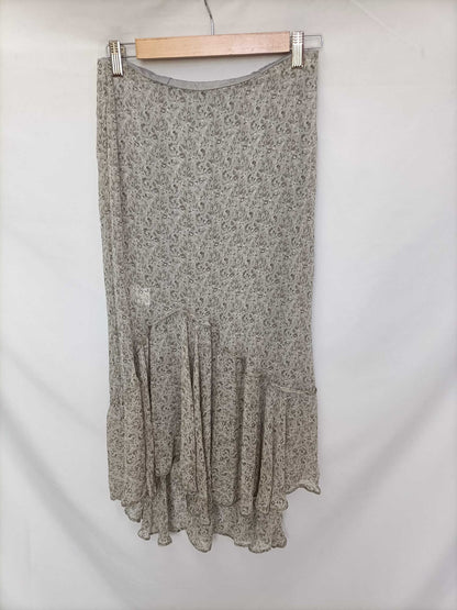 THAT OR THAT. Gray floral midi skirt Ts