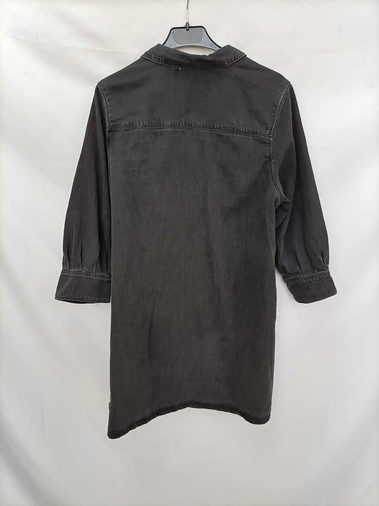 EDITED. Vestido corto denim negro T.m