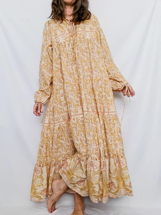 TEN TEWLVE. Vestido mostaza flores T.10/12 (m/l)