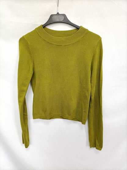 STRADIVARIUS. Pistachio green Ts sweater