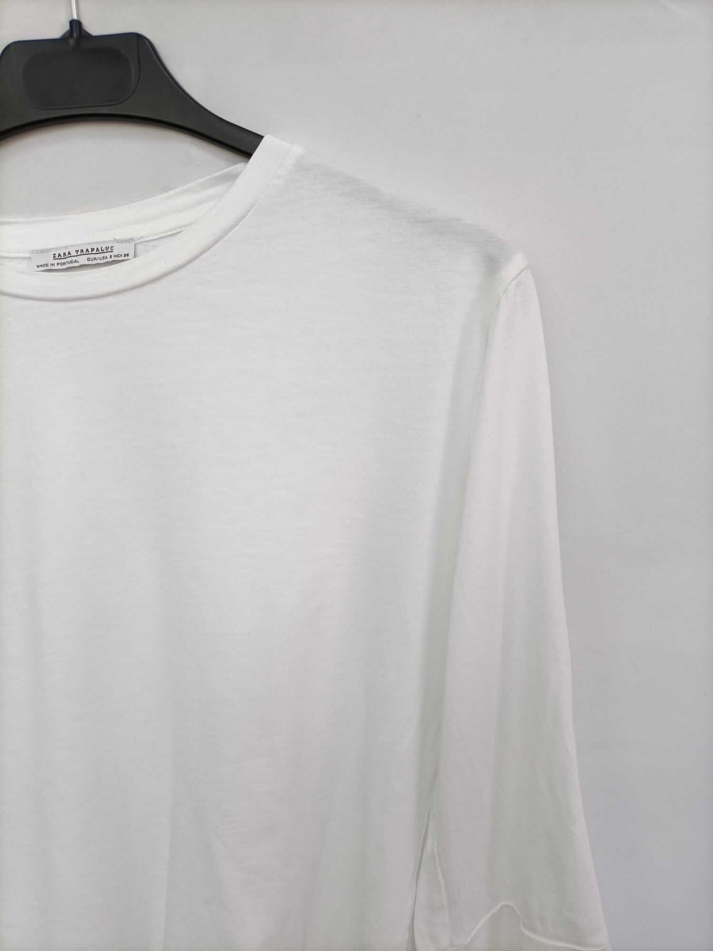 ZARA. Camiseta blanca mangas T.s