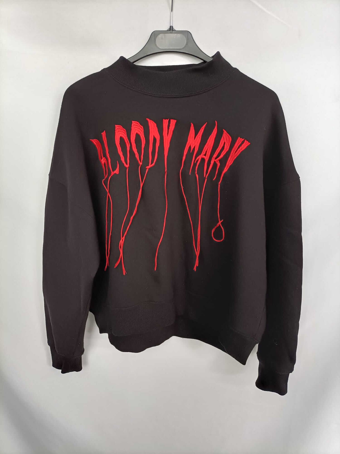 UNDIZ. Sudadera negra Blody Mery T.m