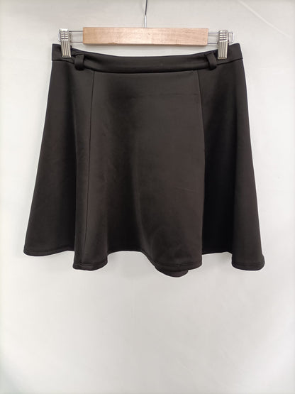 STRADIVARIUS. Falda negra neopreno T.m