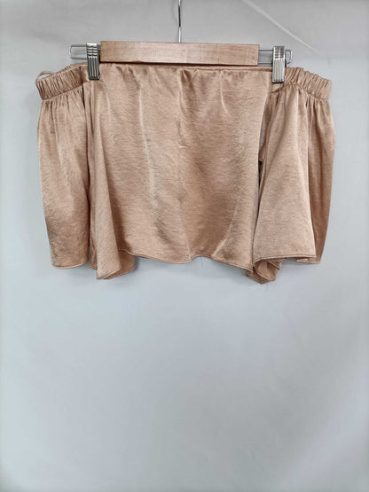 BERSHKA. Top rosa satinado T.m