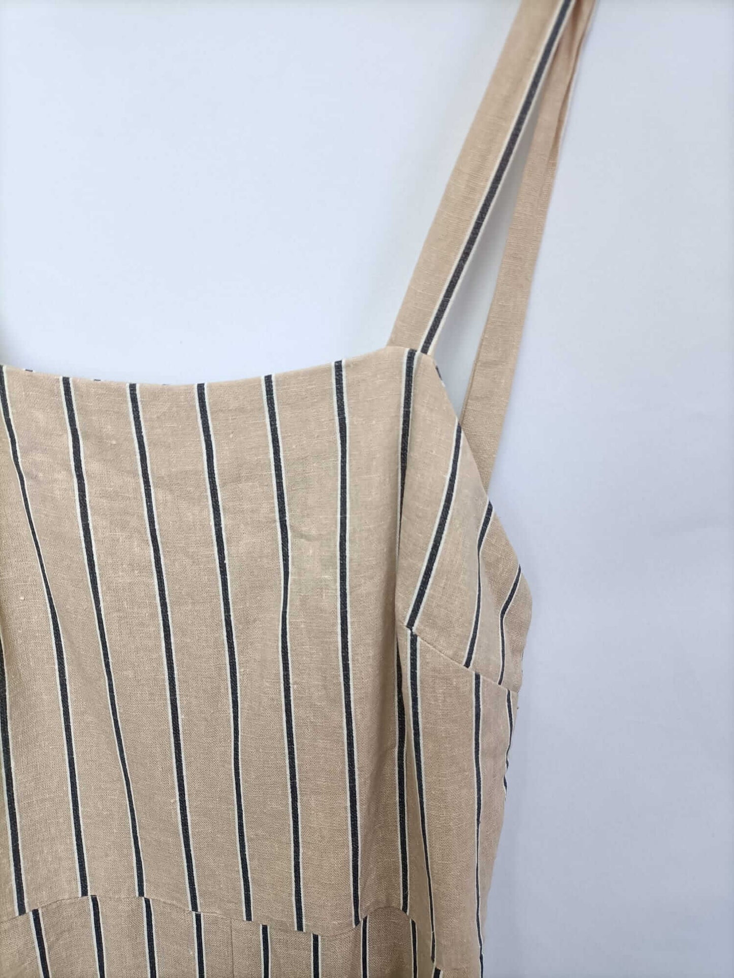 BERSHKA. Mono beige lino rayas T.s