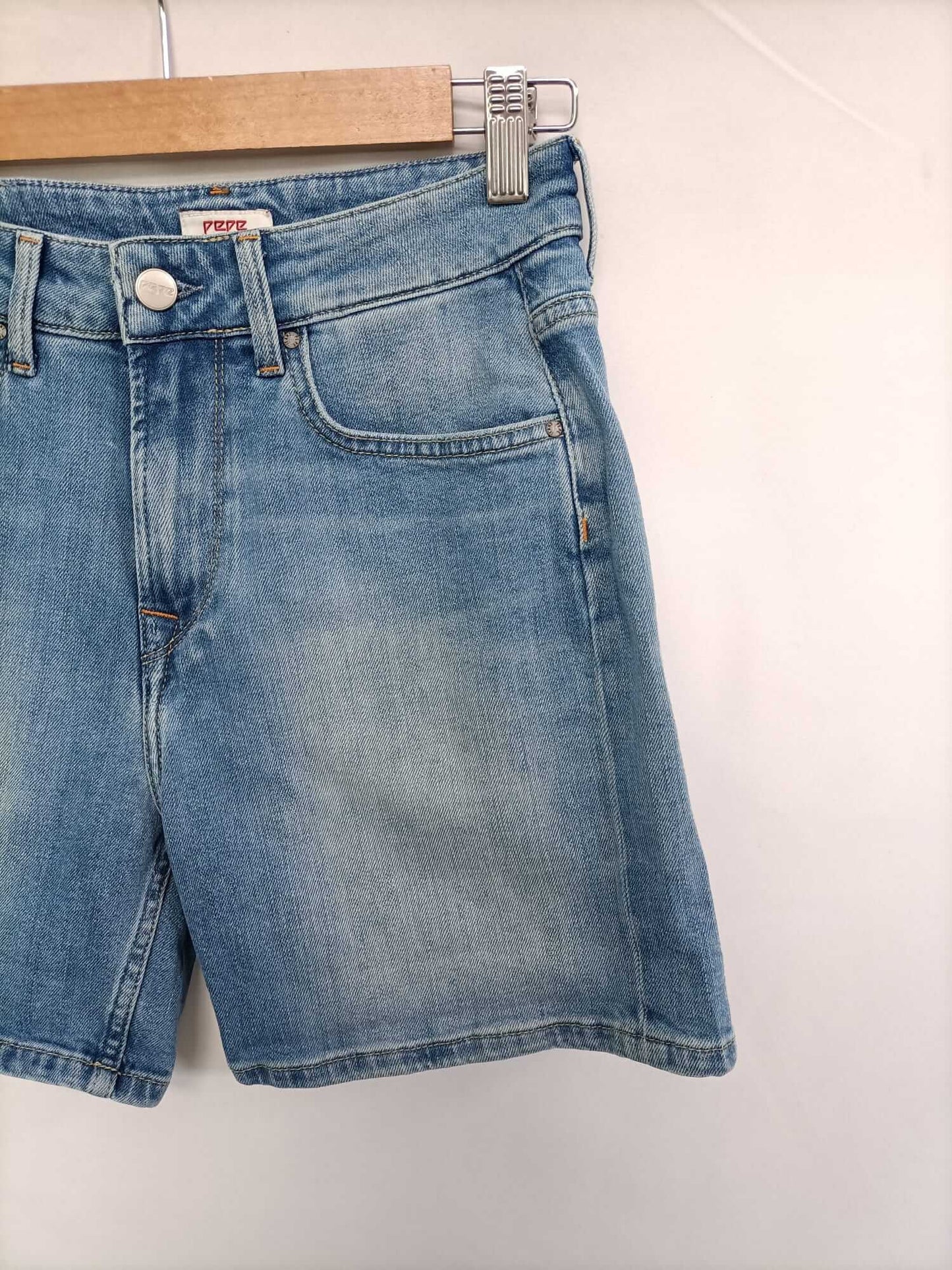 PEPE JEANS. Shorts denim T.27 (36)