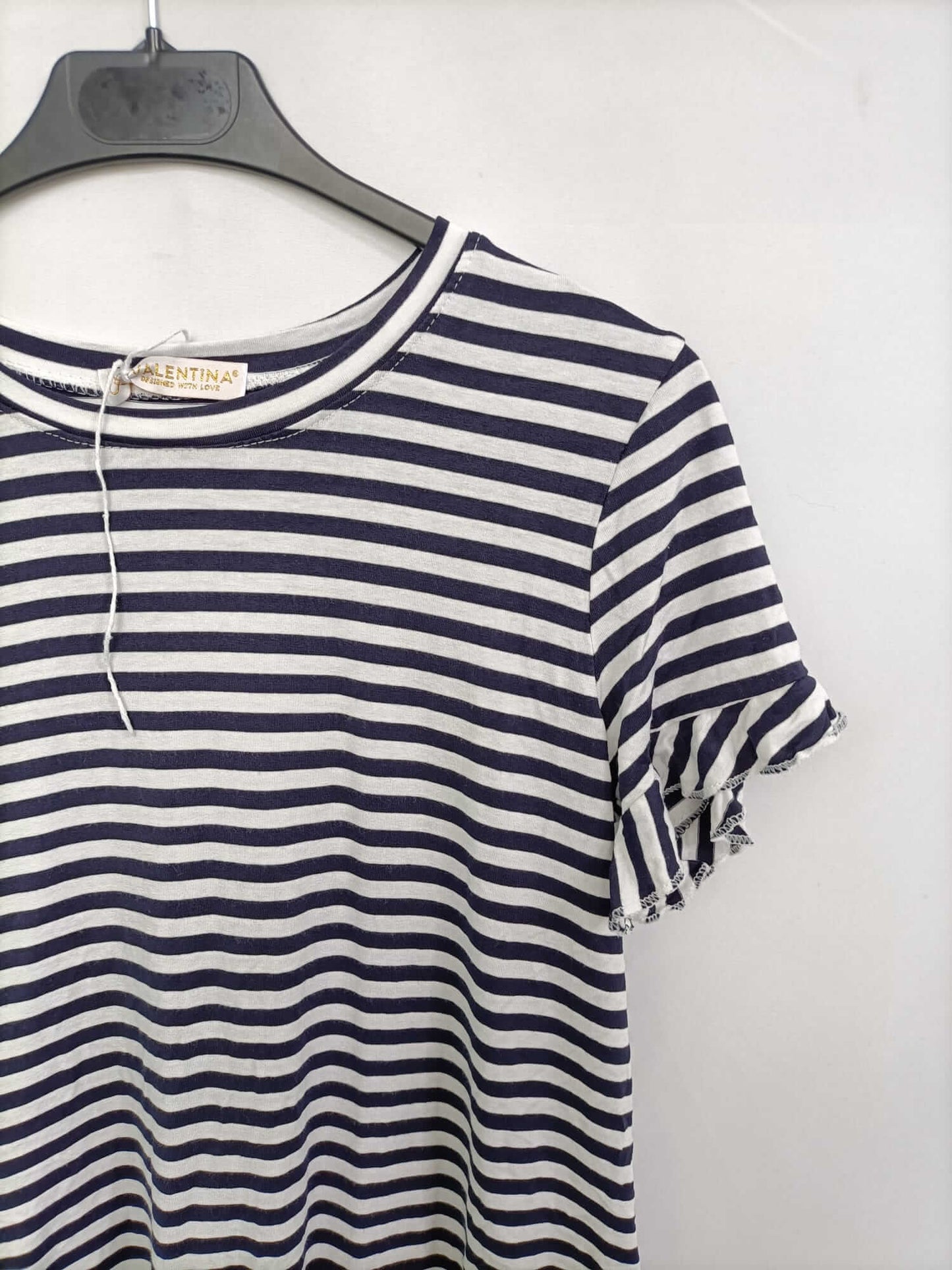VALENTINA. Camiseta rayas azul y blanca volantes T.s