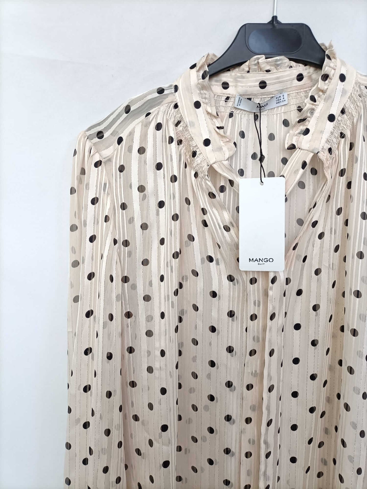 MANGO. Blusa beige rayas y lunares T.s