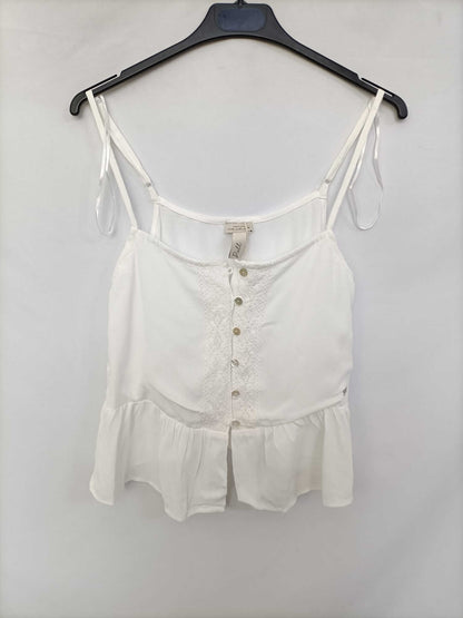 PULL&BEAR. Top blanco con encaje T.xs