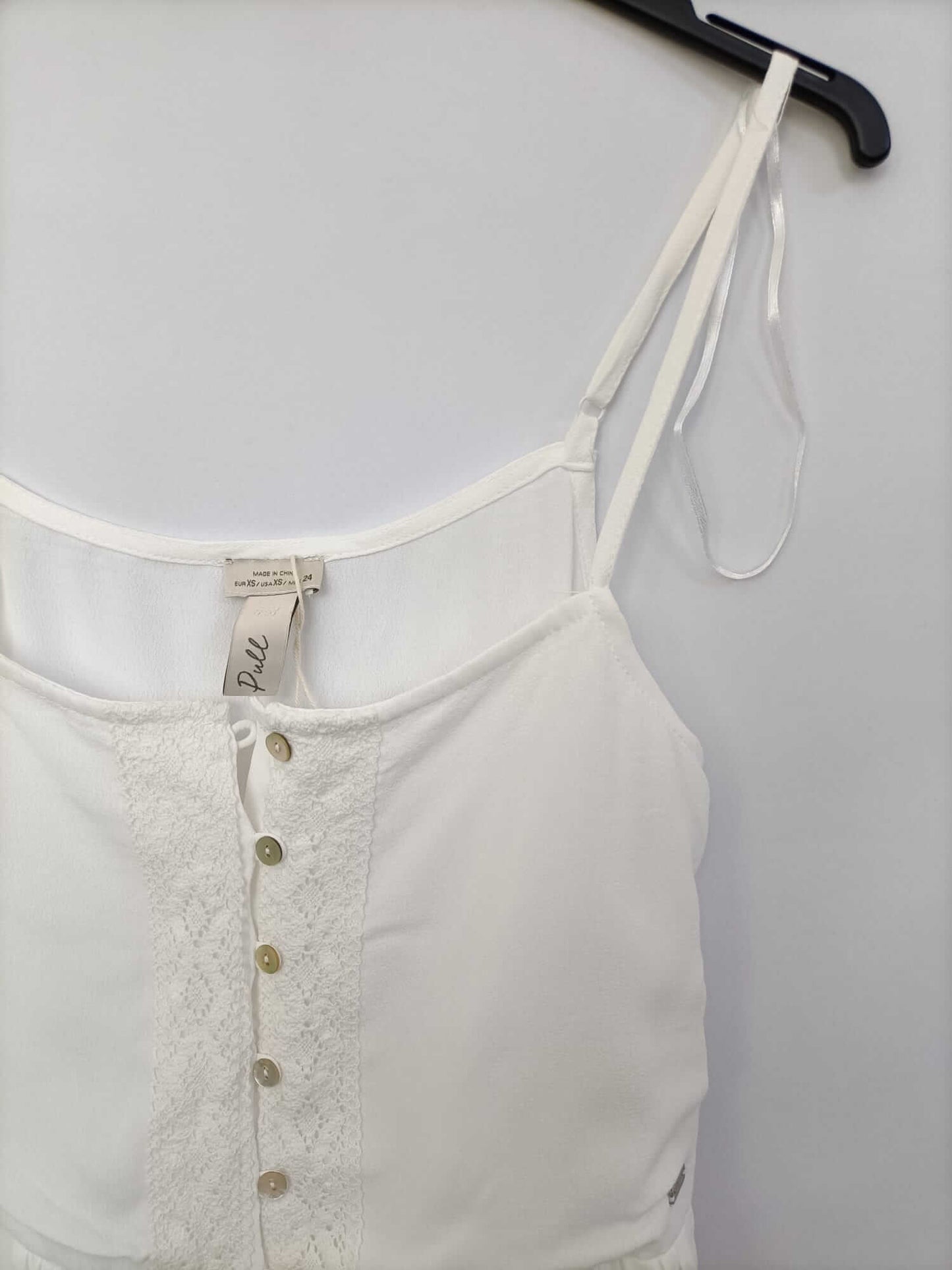 PULL&BEAR. Top blanco con encaje T.xs