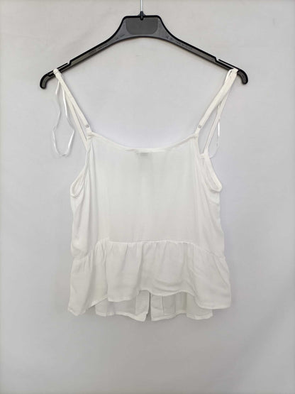 PULL&BEAR. Top blanco con encaje T.xs