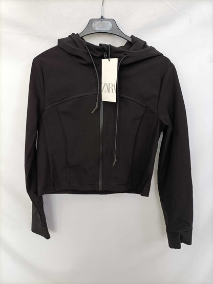 ZARA. Chaqueta negra deportiva T.m