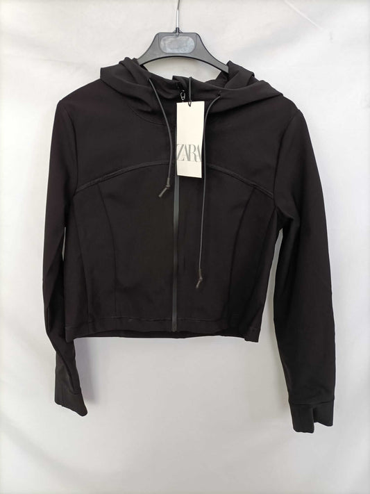 ZARA. Chaqueta negra deportiva T.m
