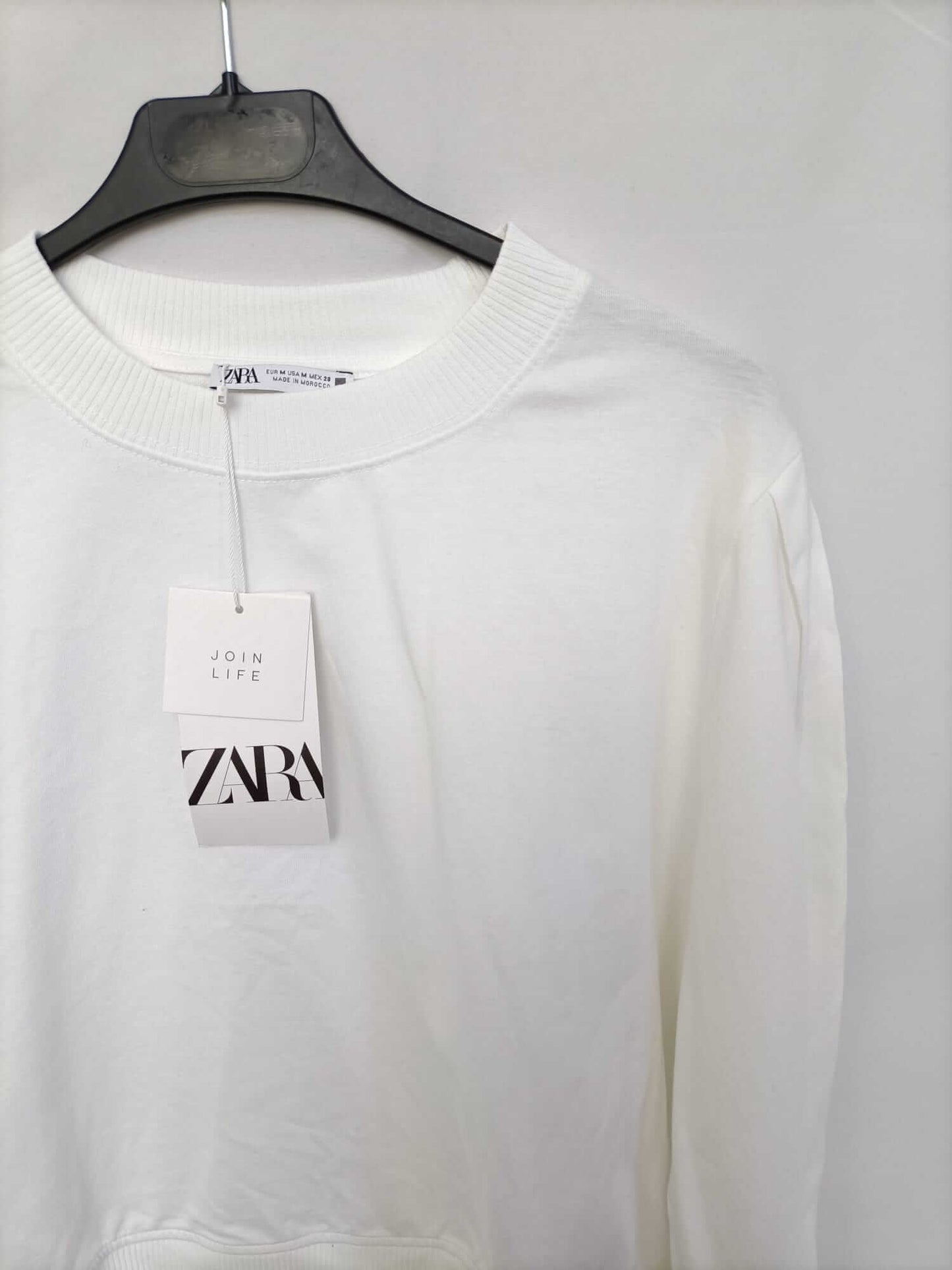 ZARA. Sudadera blanca T.m