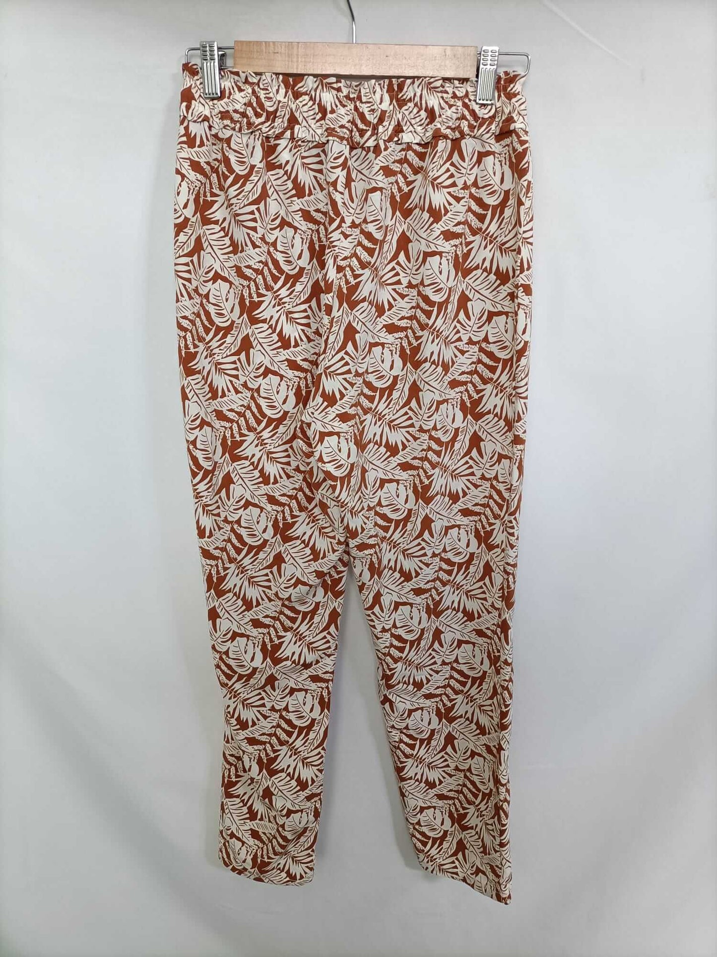 LOVE M. pantalón fluido marrón flores blancas T.s