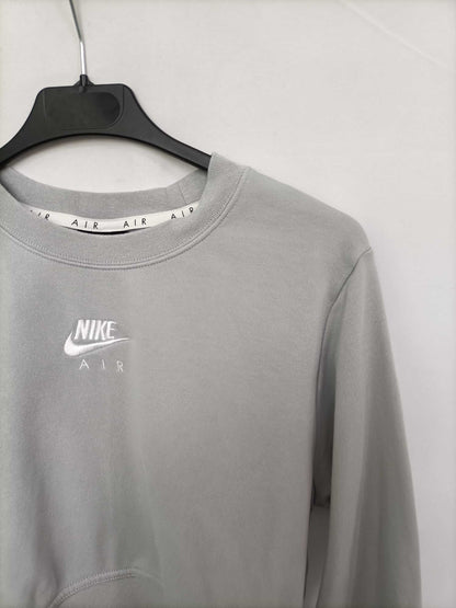 NIKE. Sudadera gris cortita T.m