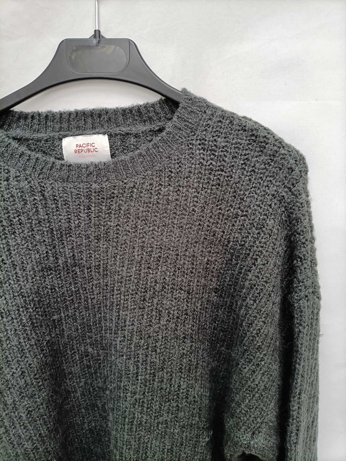 PULL&amp;BEAR. Short grey Tm sweater