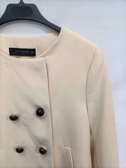 ZARA.Abrigo botones T.s