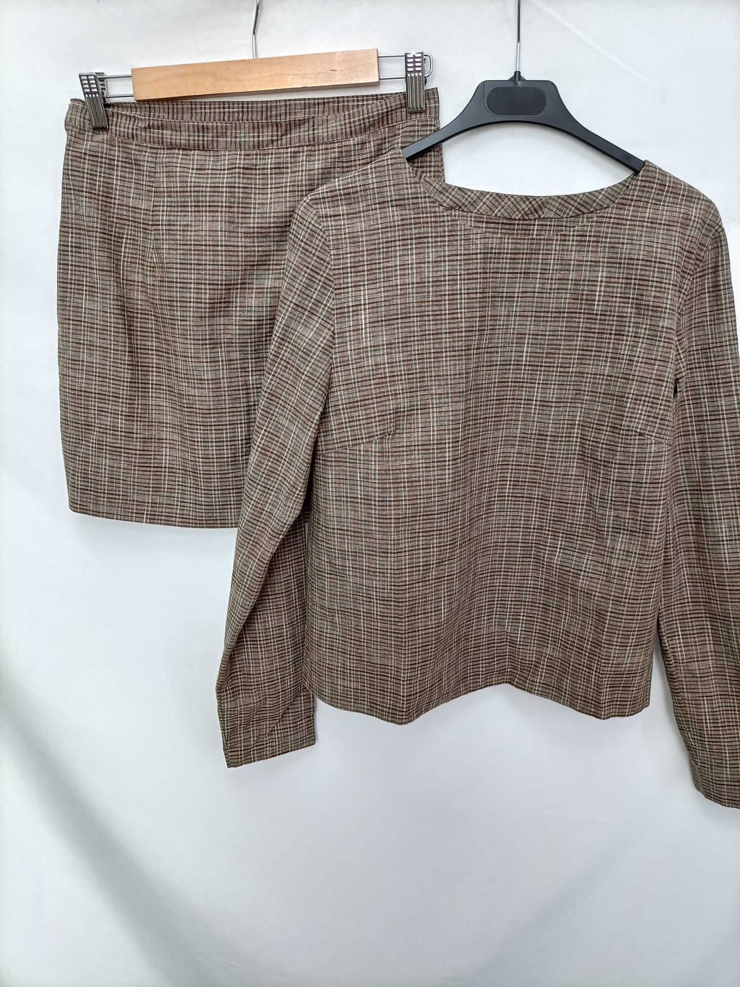 OTRAS.Total look falda y top T.m