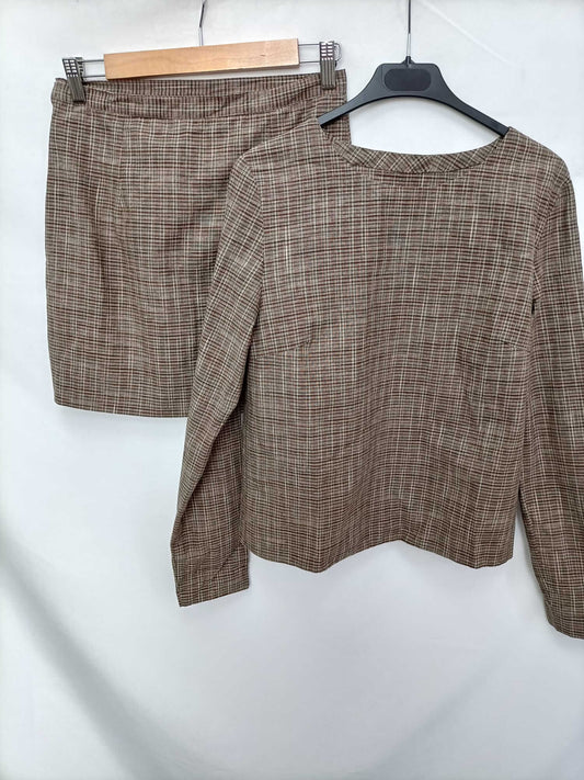 OTRAS.Total look falda y top T.m