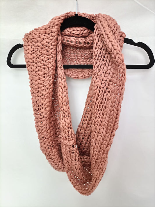 OTRAS. Cuello salmón