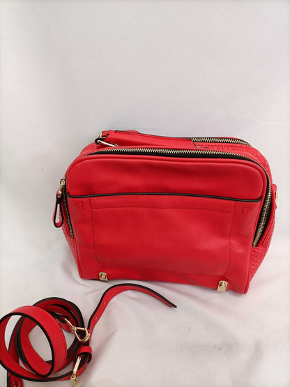ZARA. Bolso rojo polipiel