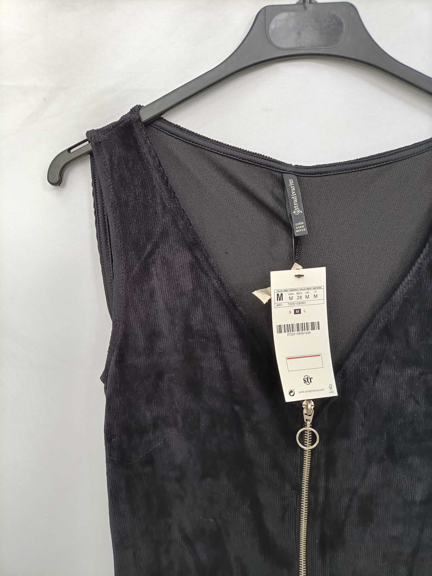 STRADIVARIUS.Vestido negro micropana T.L