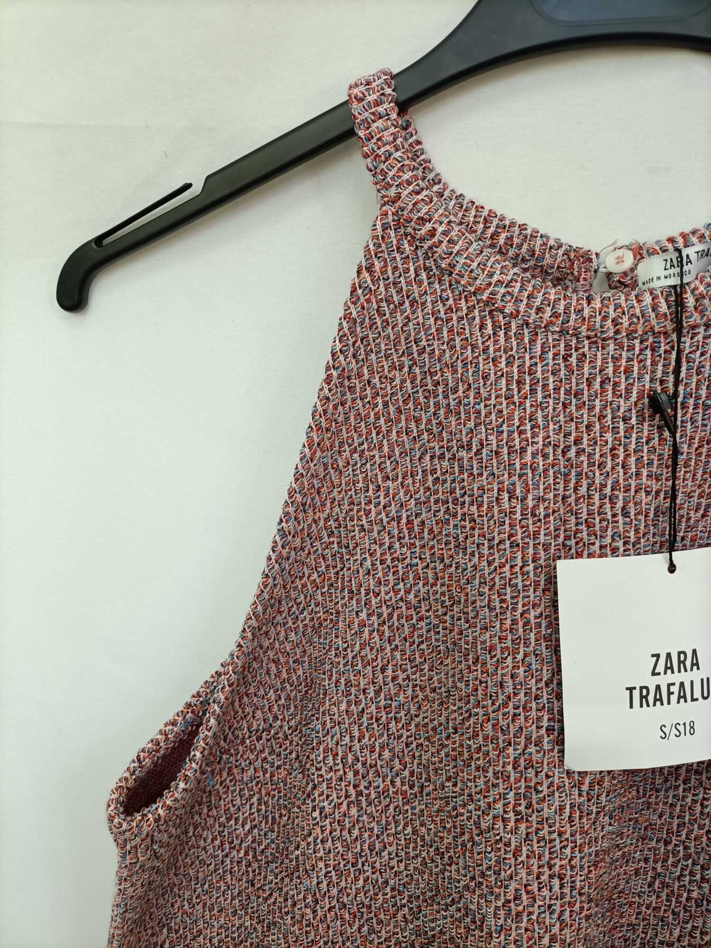 ZARA. Multicolor halterneck top Ts