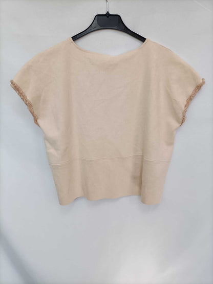 MANGO. Camiseta beige antelina T.m