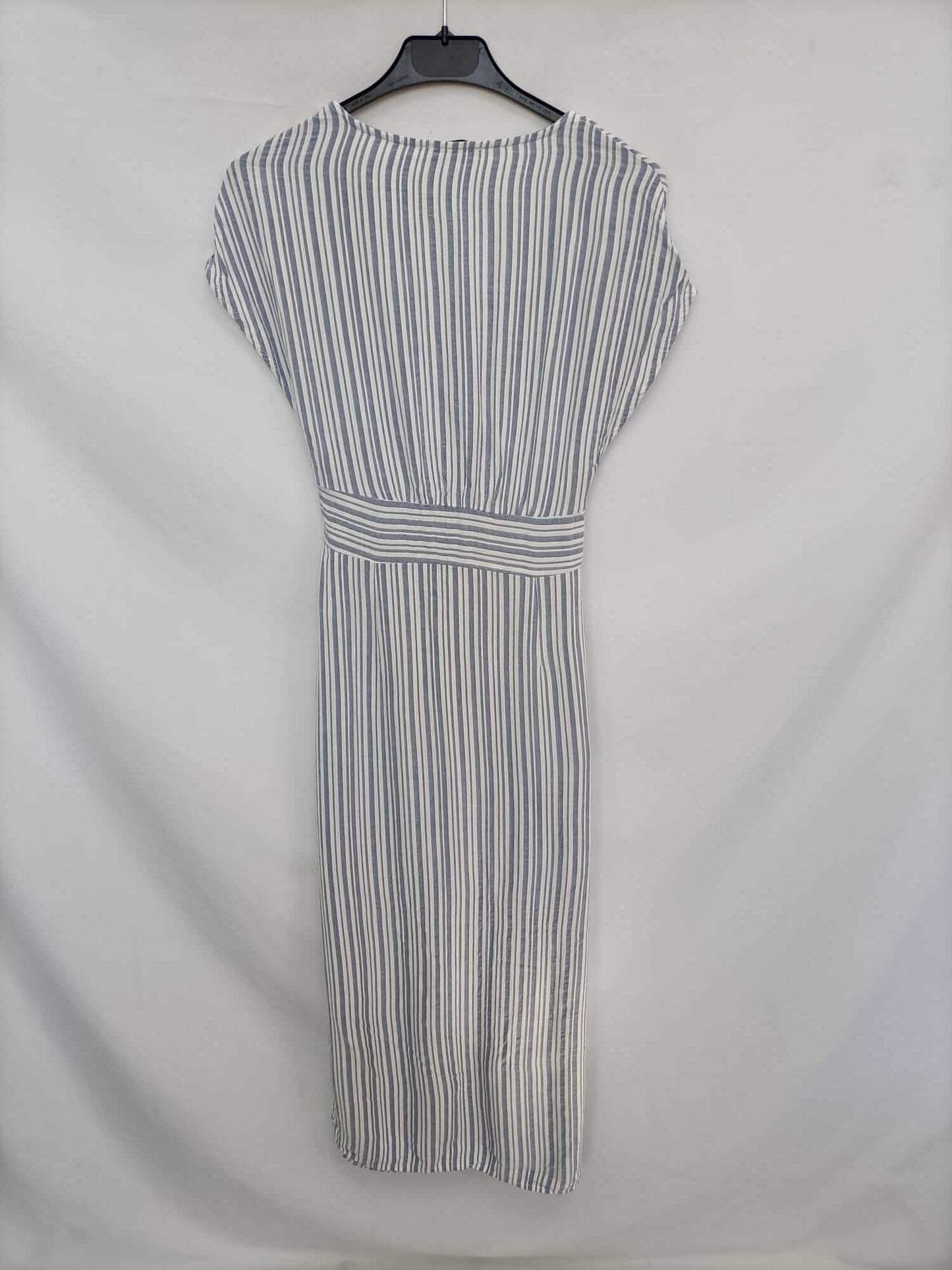 BERSHKA. Vestido midi rayas T.xs