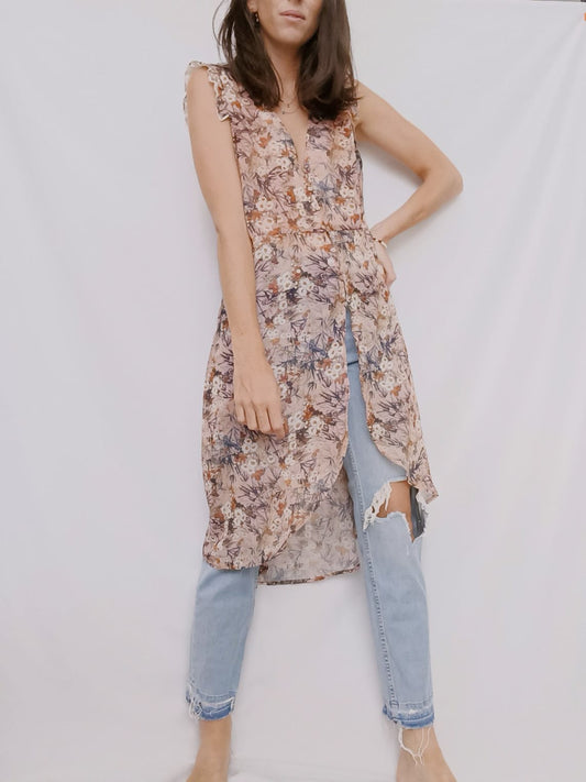 MANGO. Ts floral tuxedo blouse